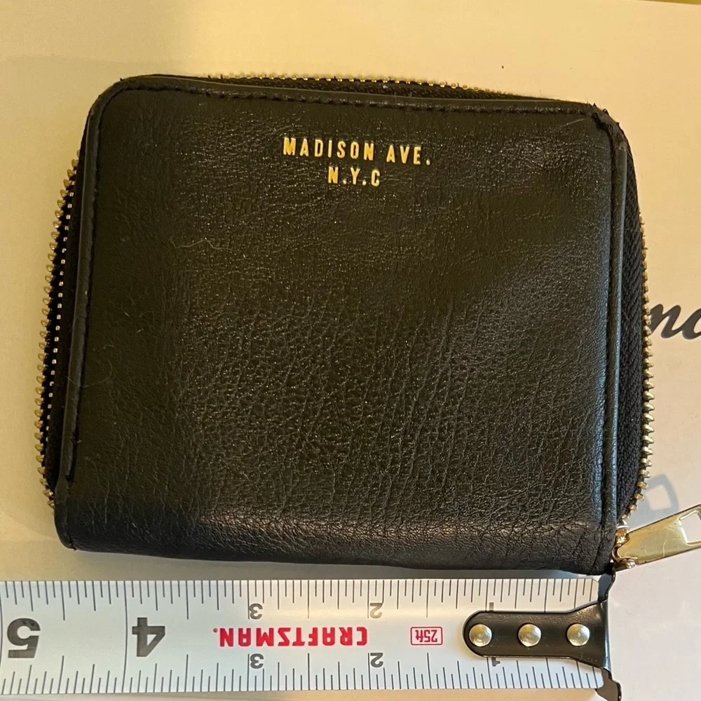 Card holder/wallet